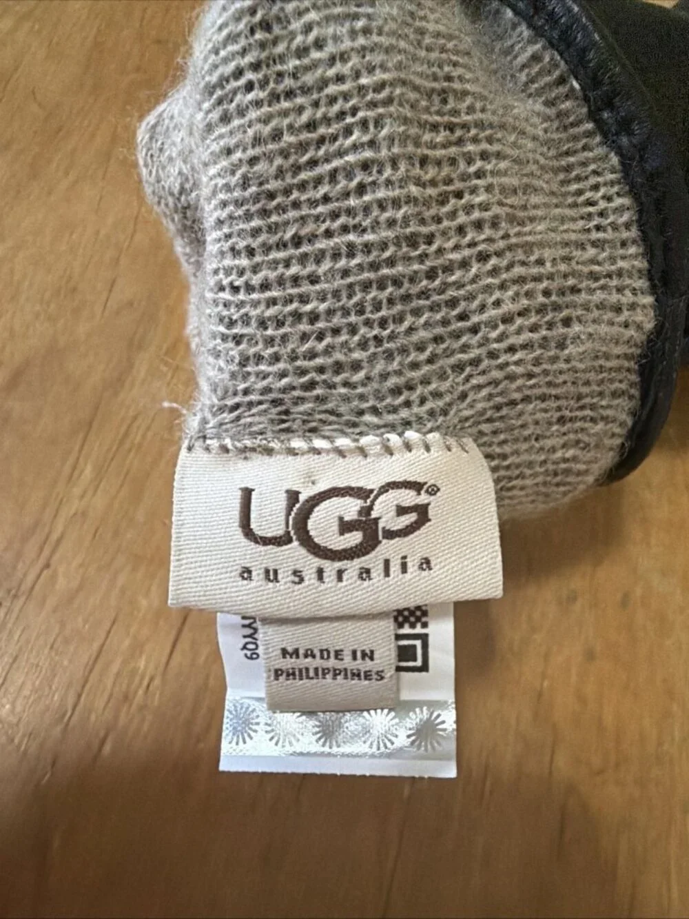 UGG Long Soft Buttery Leather Gloves  CONDUCTIVE LINED Women’s M NWOT